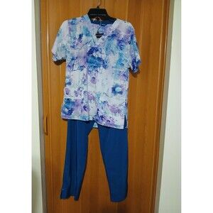 Carhartt Floral Scrub Top & ScrubStar pants Medium